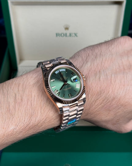 ROLEX DAY-DATE 40 SUIZO - ROSE GOLD FONDO VERDE