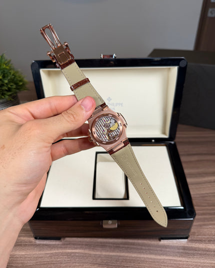 PATEK PHILIPPE NAUTILUS MOON PHASE ROSE GOLD CORREA PIEL CAFÉ