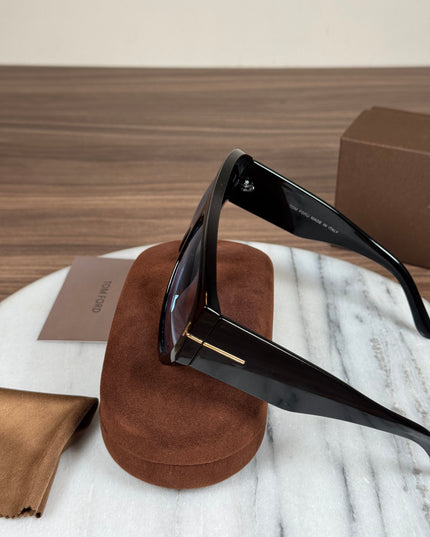 TOM FORD
