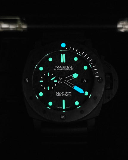 PANERAI SUBMERSIBLE MARINA MILITARE CARBOTECH™ - SUIZO - NEGRO