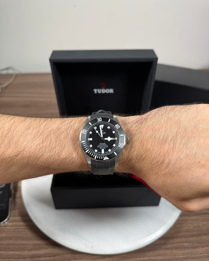 TUDOR PELAGOS CAUCHO - NEGRO