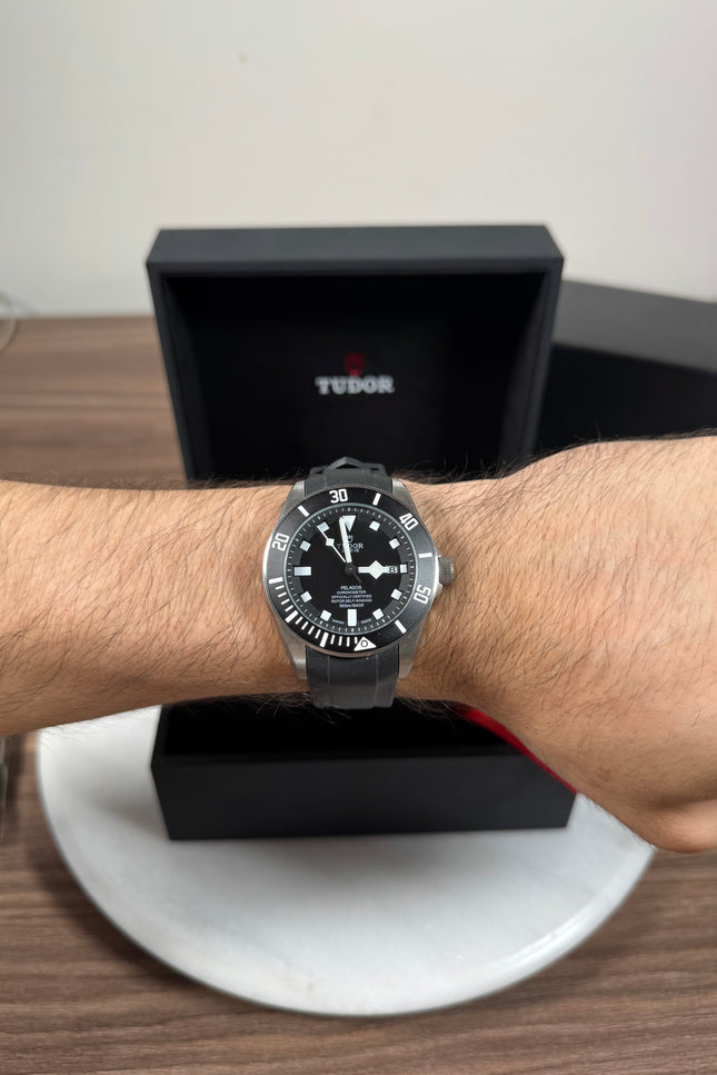 TUDOR PELAGOS CAUCHO - NEGRO