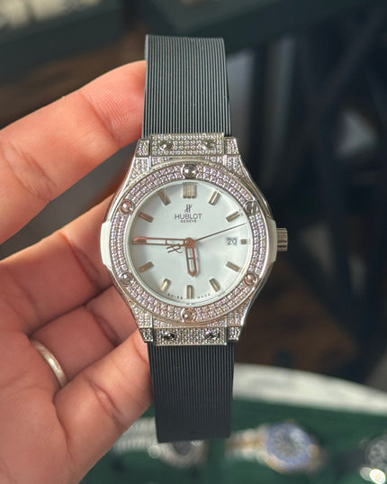 HUBLOT CLASSIC FUSION DAMA - DIAMANTES FONDO BLANCO