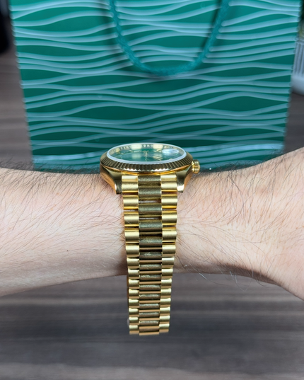 ROLEX DAY-DATE SUIZO - DORADO FONDO VERDE