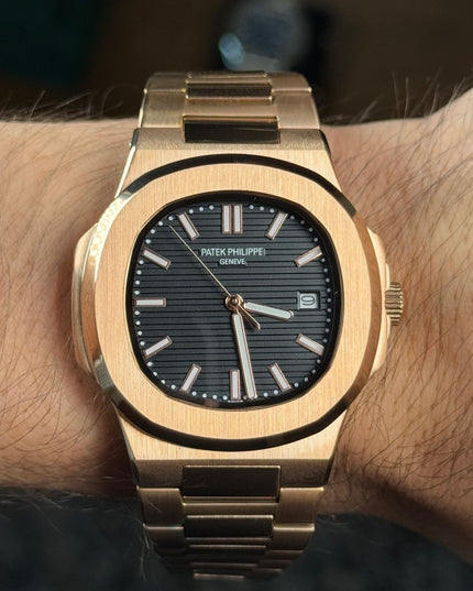 PATEK PHILIPPE NAUTILUS ROSE GOLD - FONDO NEGRO