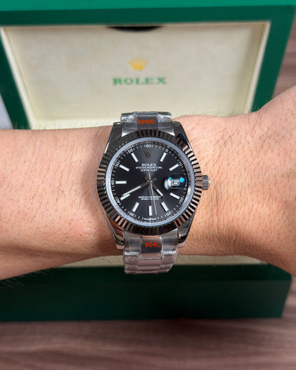 ROLEX DATEJUST PLATEADO - FONDO NEGRO OYSTER