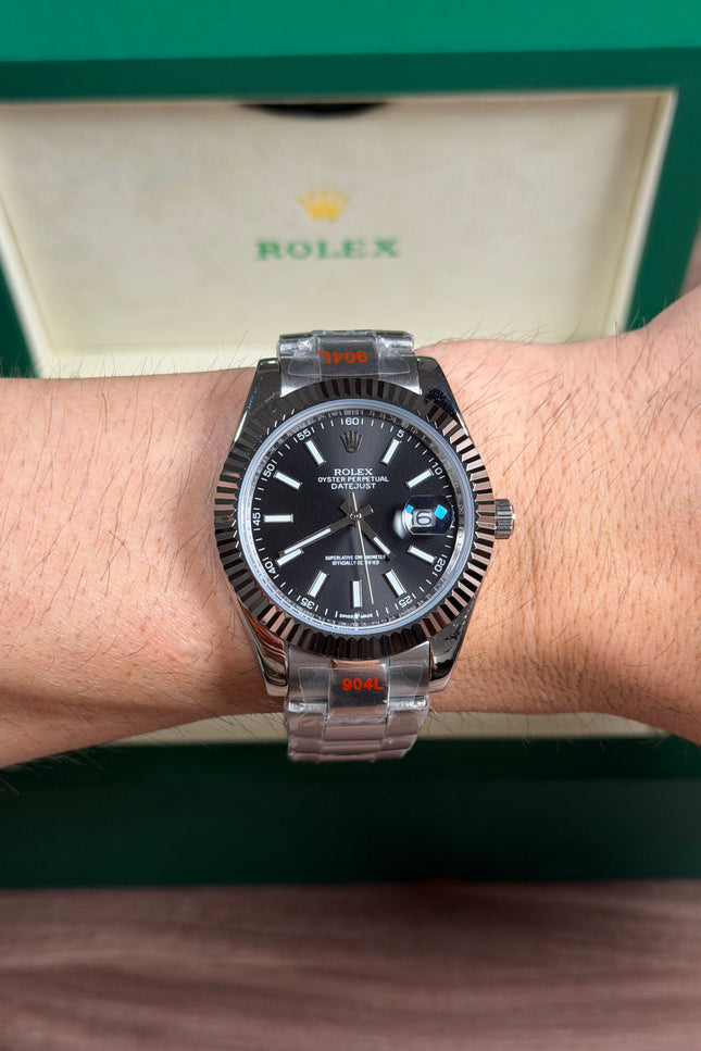 ROLEX DATEJUST PLATEADO - FONDO NEGRO OYSTER