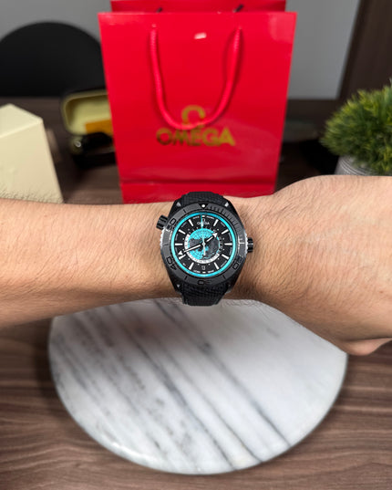 OMEGA SEAMASTER
PLANET OCEAN 600M SUIZO