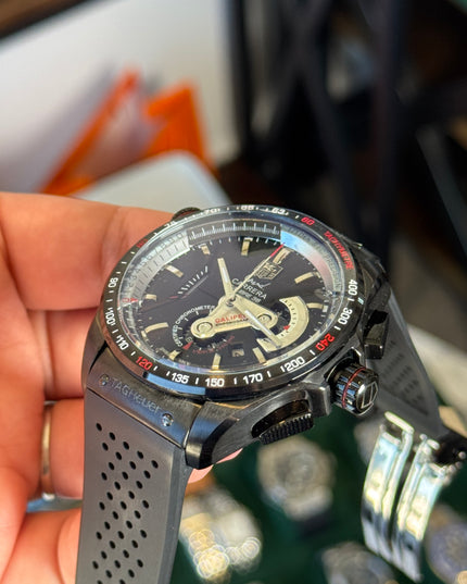 TAG HEUER CARRERA DIAL NEGRO BISEL TAQUÍMETRO