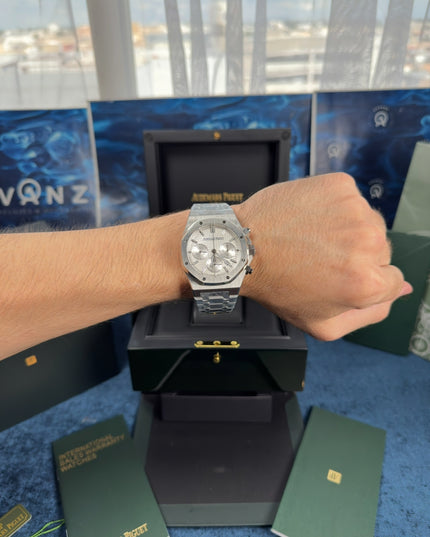 AUDEMARS PIGUET ROYAL OAK CRONÓGRAFO SUIZO - FONDO BLANCO