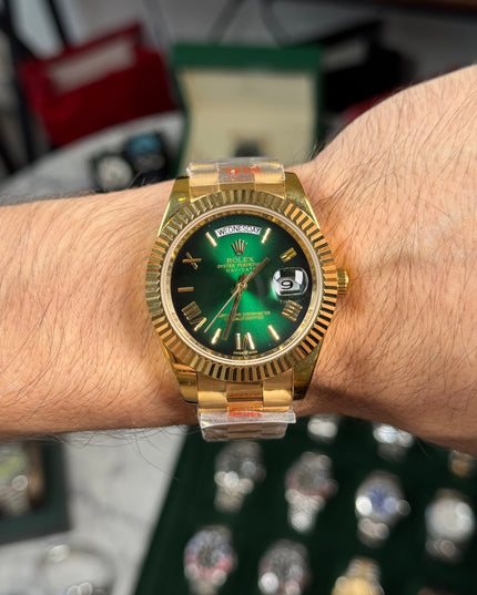 ROLEX DAY DATE DORADO - FONDO VERDE