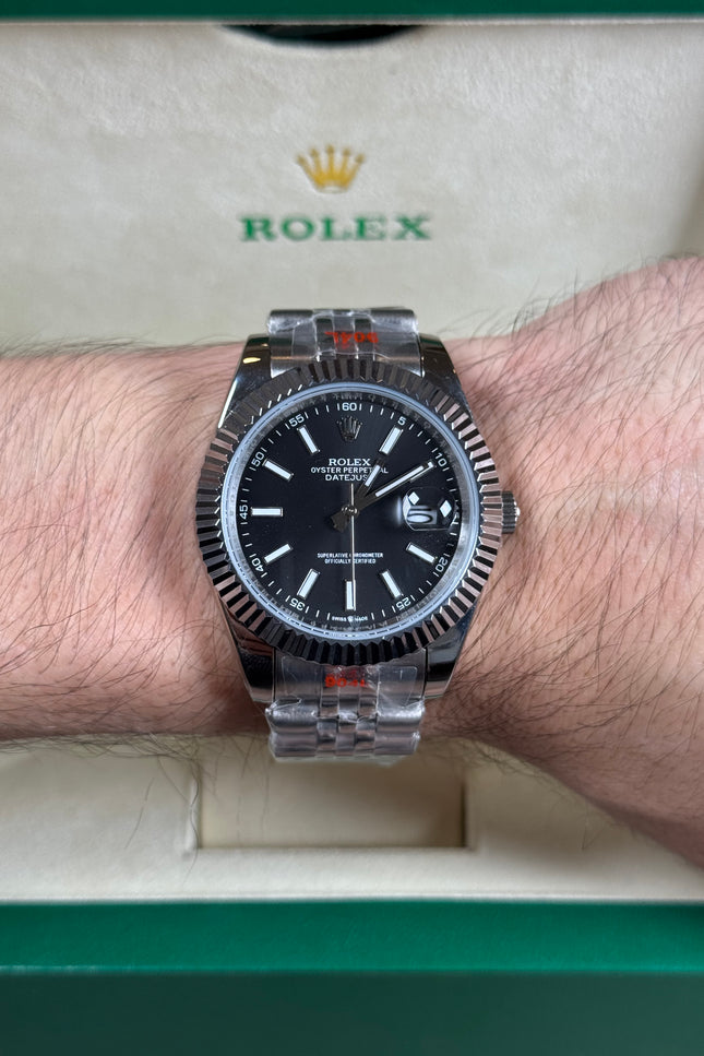 ROLEX DATEJUST PLATEADO - FONDO NEGRO
