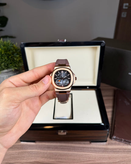 PATEK PHILIPPE NAUTILUS MOON PHASE ROSE GOLD CORREA CAUCHO CAFÉ