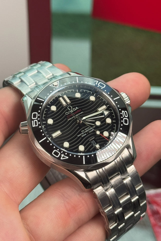 OMEGA SEAMASTER DRIVER 300M AUTOMÁTICO - FONDO NEGRO