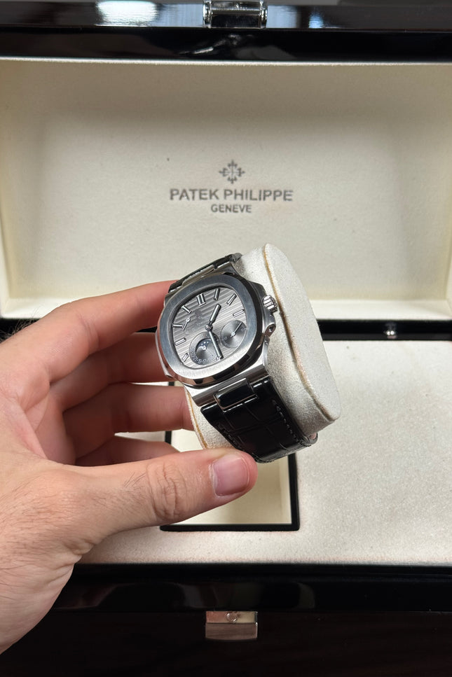 PATEK PHILIPPE NAUTILUS PIEL SUIZO