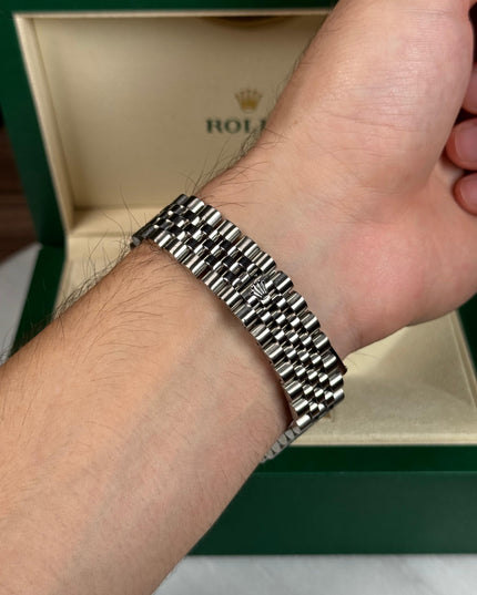 ROLEX DATEJUST PLATEADO - FONDO GRIS