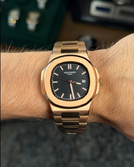 PATEK PHILIPPE NAUTILUS ROSE GOLD - FONDO NEGRO