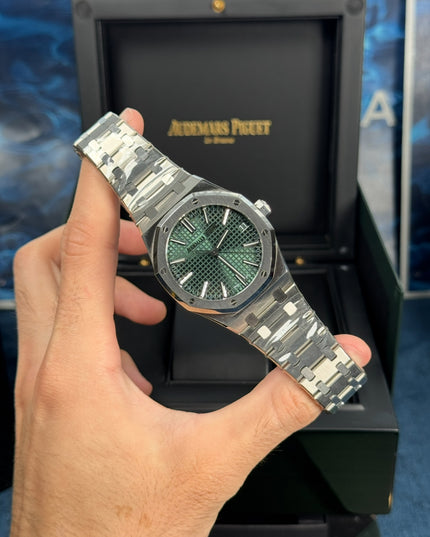 AUDEMARS PIGUET ROYAL OAK SUIZO - FONDO VERDE