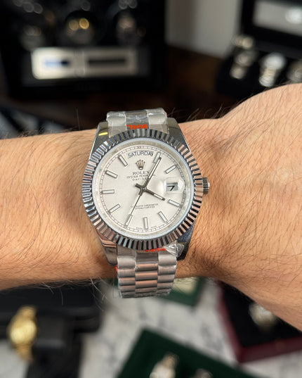 ROLEX DAY DATE PLATEADO - FONDO BLANCO