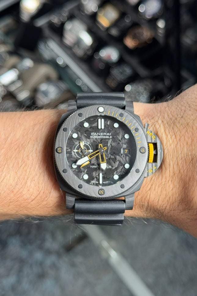 PANERAI SUBMERSIBLE GMT BLACK CARBON FIBER 44MM SUIZO