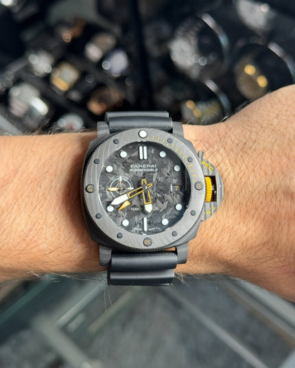 PANERAI SUBMERSIBLE GMT BLACK CARBON FIBER 44MM SUIZO