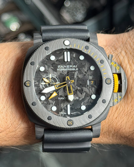 PANERAI SUBMERSIBLE GMT BLACK CARBON FIBER 44MM SUIZO
